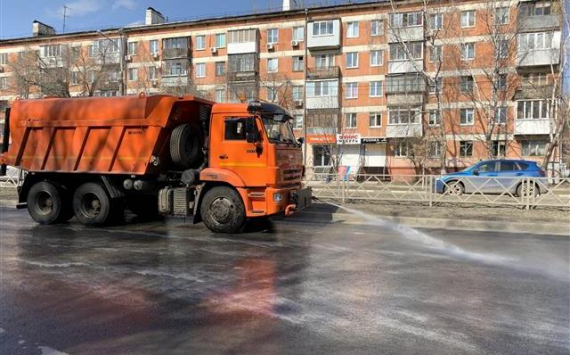 В Челябинске ведётся санитарная обработка улиц